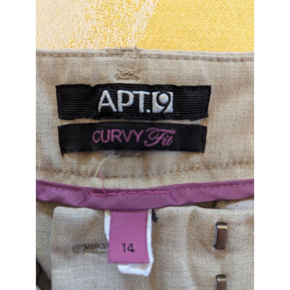 Apt.9 Curvy Fit Cropped Capri Pants Women‎ Sz 14 Beige Lightweight Straight Leg